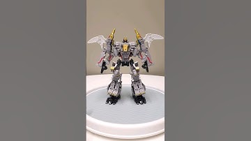 Transformers Legacy Evolution Core Swoop in Arm Mode