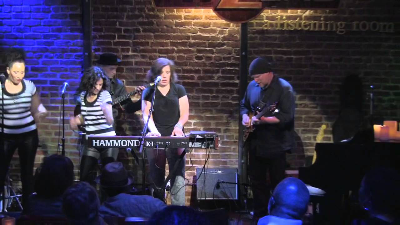 Watch Doña Oxford - Between The Sheets - Live at Witzend on YouTube Watch Doña Oxford - Between The Sheets - Live at Witzend on YouTube