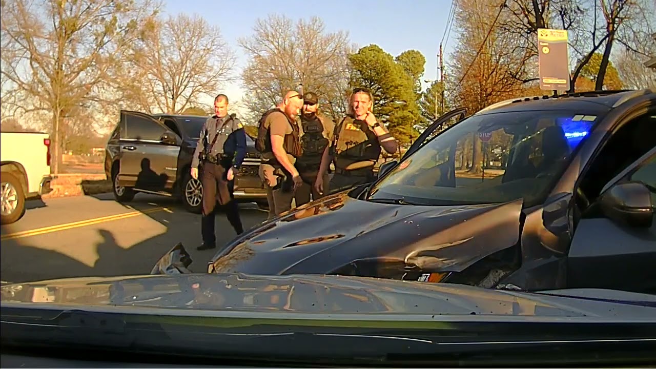 Wild Police Chase Arkansas State Police Ronald Grace Assist The FBI In Take down of a wanted suspect