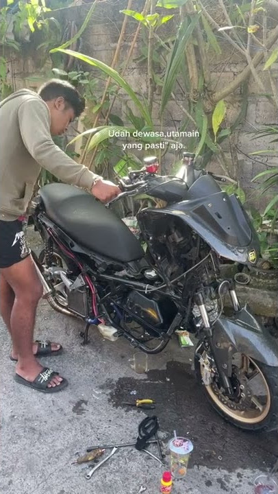 story' wa udah dewasa utamain yang pasti² aja #storywa #viraltiktok #nmax #trondol #bali