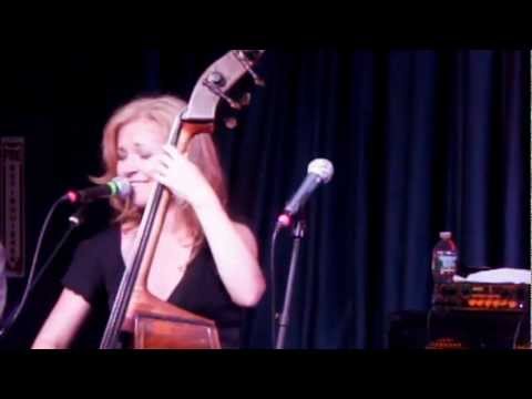 Nicki Parrott and the Les Paul Trio - I'll Be Your Baby Tonight - Live from A JAZZ SALUTE TO LES