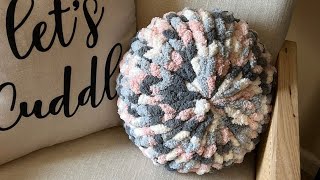 HAND KNIT A CHUNKY ROUND PILLOW