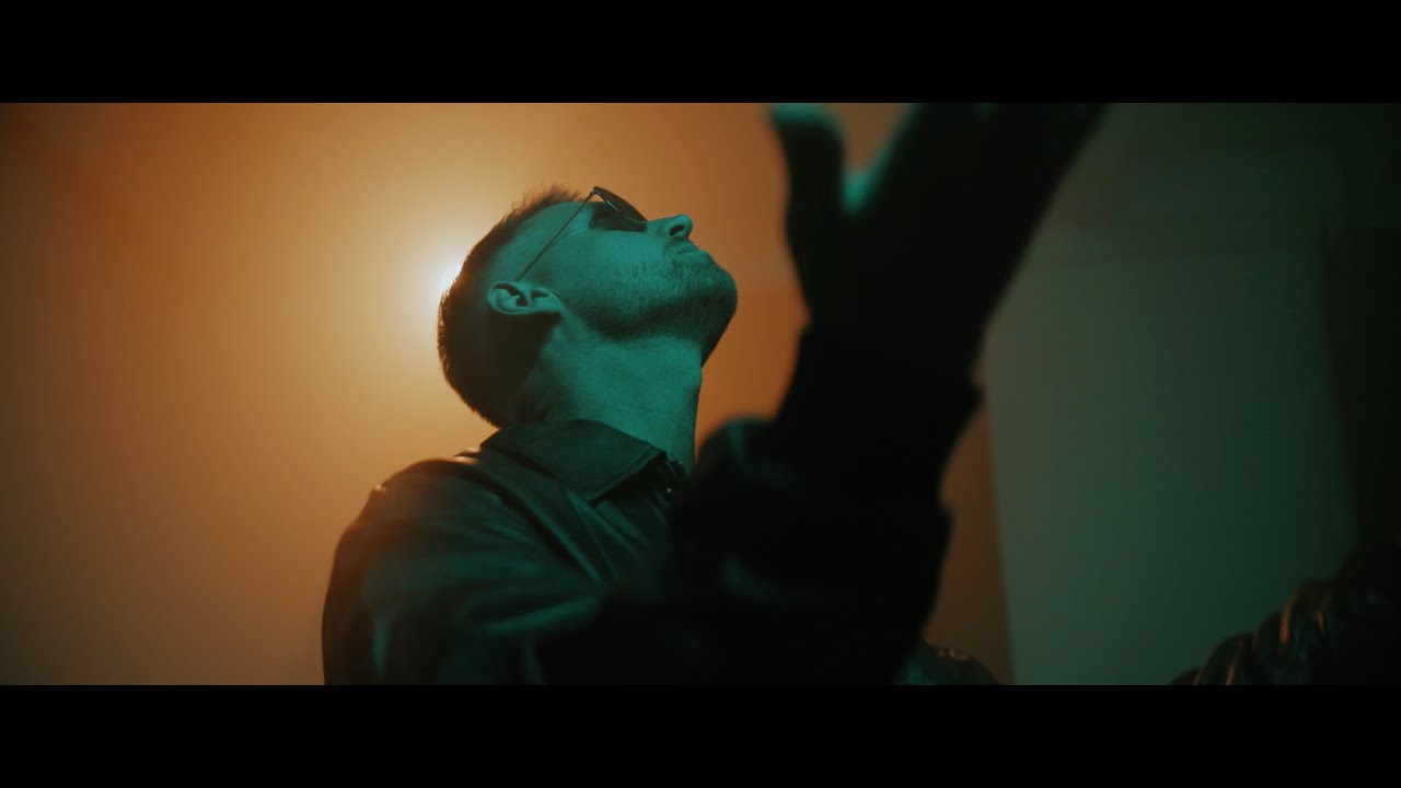 Johnny Diggson - Snake (Official Video)