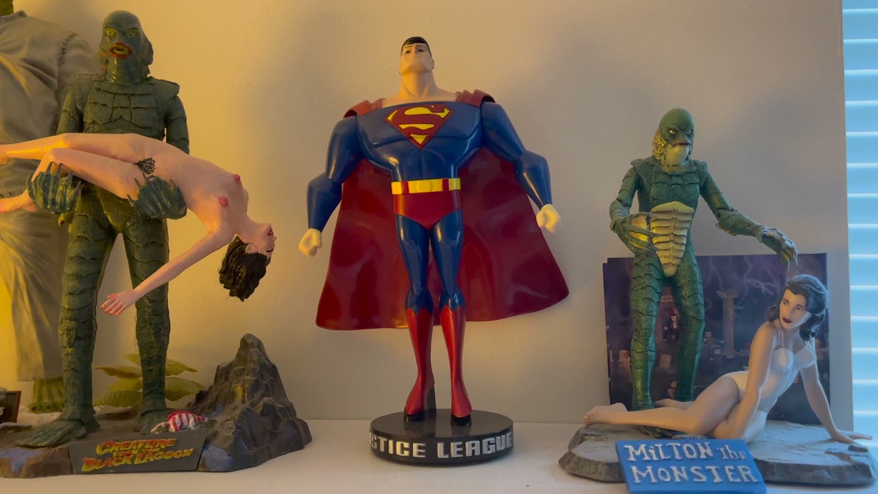 Flying Superman the league of justice - YouTube
