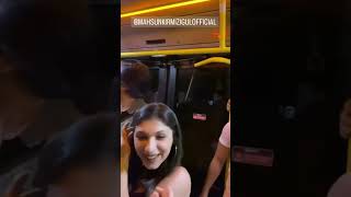 Taksi Bulamadığı Için Minibüse Binen Mahsun Kırmızıgül Yolculara Konser Verdi