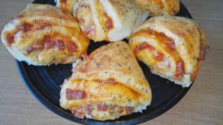 Ароматные булочки с колбасой и сыром Ароматные булочки с колбасой и сыром