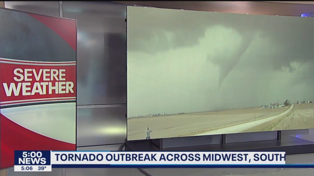 After least 21 dead after tornadoes tear across Midwest and South