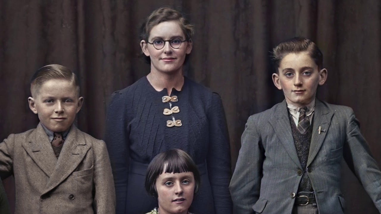 Mr Gerald Flood and Family (1930s) of Castleboro, Co. Wexford, Ireland.
