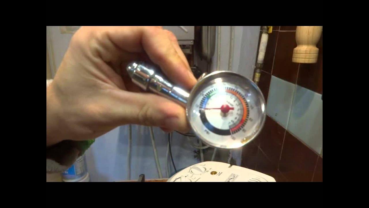 Какое давление в расширительном бачке котла. Котёл навьен манометр давления. Как закачать давление в котел. Какое давление в расширительном баке газового котла. Как закачать давление в котел.