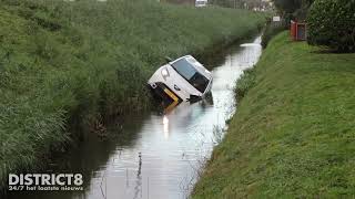Download Lagu Auto belandt in sloot na botsing met lantaarnpaal Dorpskade Wateringen MP3 Download Lagu Auto belandt in sloot na botsing met lantaarnpaal Dorpskade Wateringen MP3