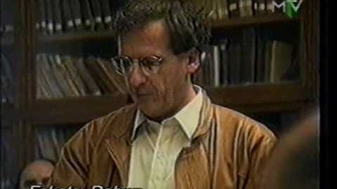 Sólyom László felolvassa az Ellenzéki Kerekasztal nyilatkozatát, 1989 március