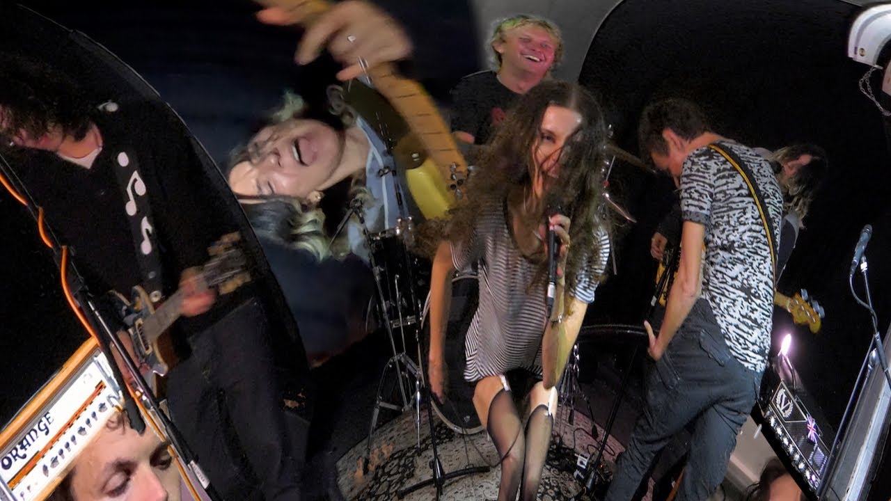 Music: Bar Italia's "Rooster": A Hazy Glimpse into the Mundan