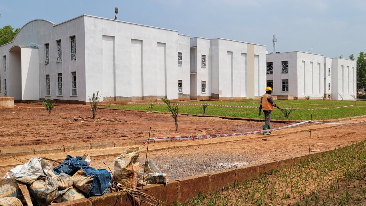 #Mbujimayi: Albert Yuma, homme d'affaires congolais, et le professeur Balufu Kanyinda à l'UOM