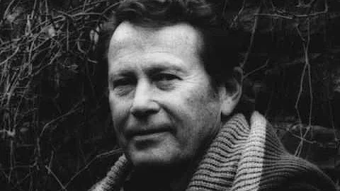 "Museum Piece" by Richard Wilbur (read by Tom O'Be...
