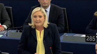 Marine Le Pen traite François Hollande de 