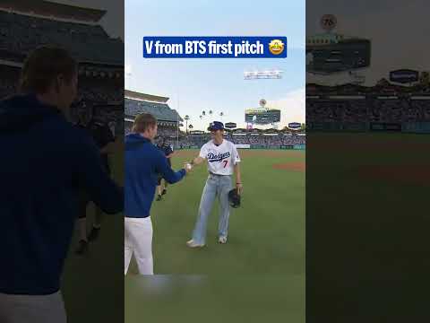 V from BTS throws a STRIKE for his Dodgers first pitch! ⚾️ #BTS #BTSArmy #방탄소년단 #Taehyung