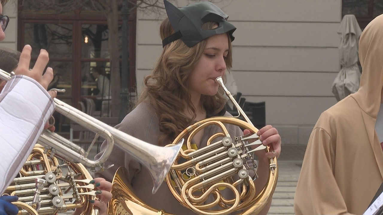 „Ütős promóció” a filharmonikusoktól