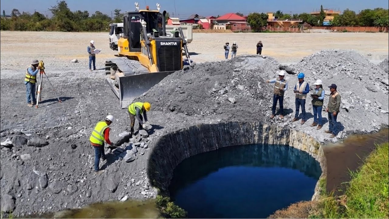 OMG! Processing Next Landfill Huge Size By Dump Truck 25Ton & Dozer SHANTUI PUSHING Delete flooded 