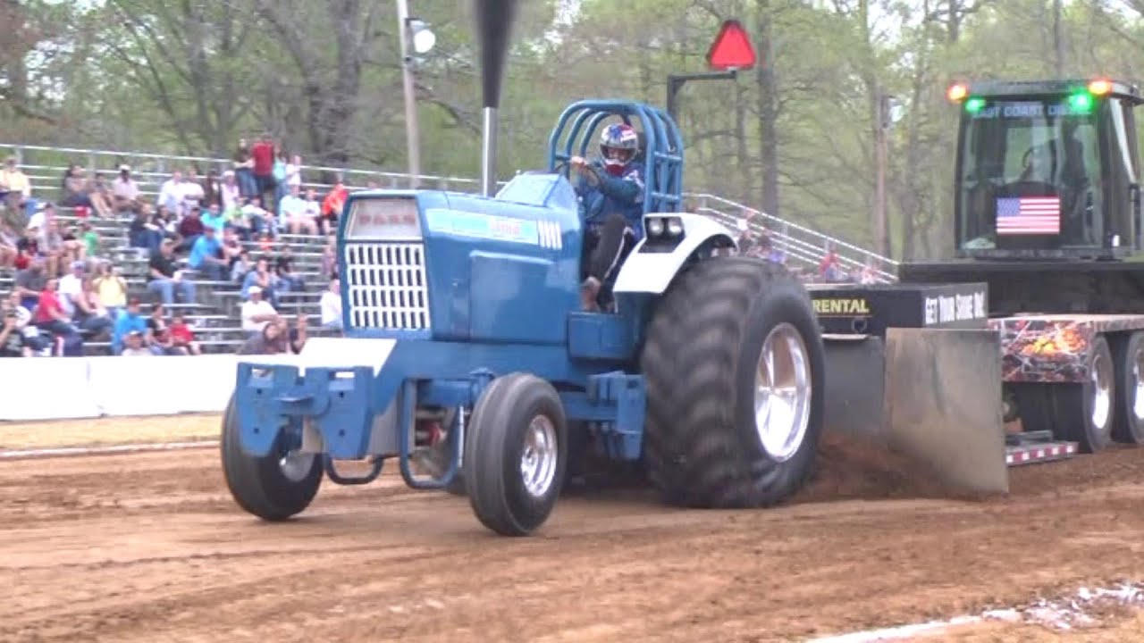Tractor Pulling Interstate Pullers 10,000LB. Pro Farm Tractors Pulling