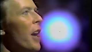 David Bowie -- Space Oddity. Salute to the 70s performance.