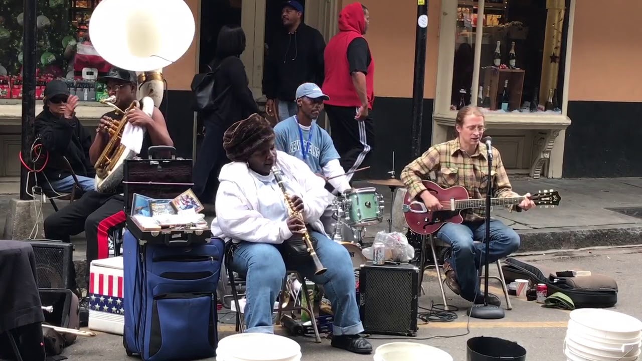 Doreen Ketchens Performs 