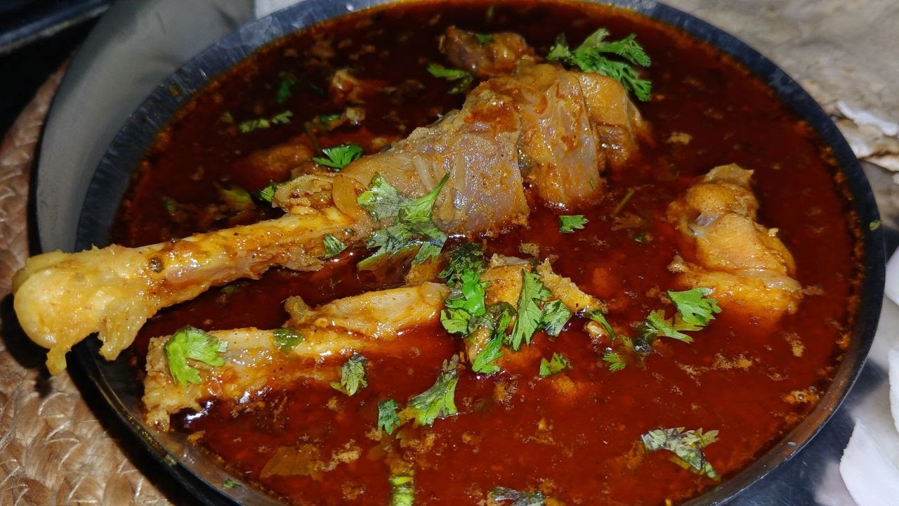अस्सल गावरान कोंबड्याचा झणझणीत गावरान रस्सा | Gavran Chicken Recipe
