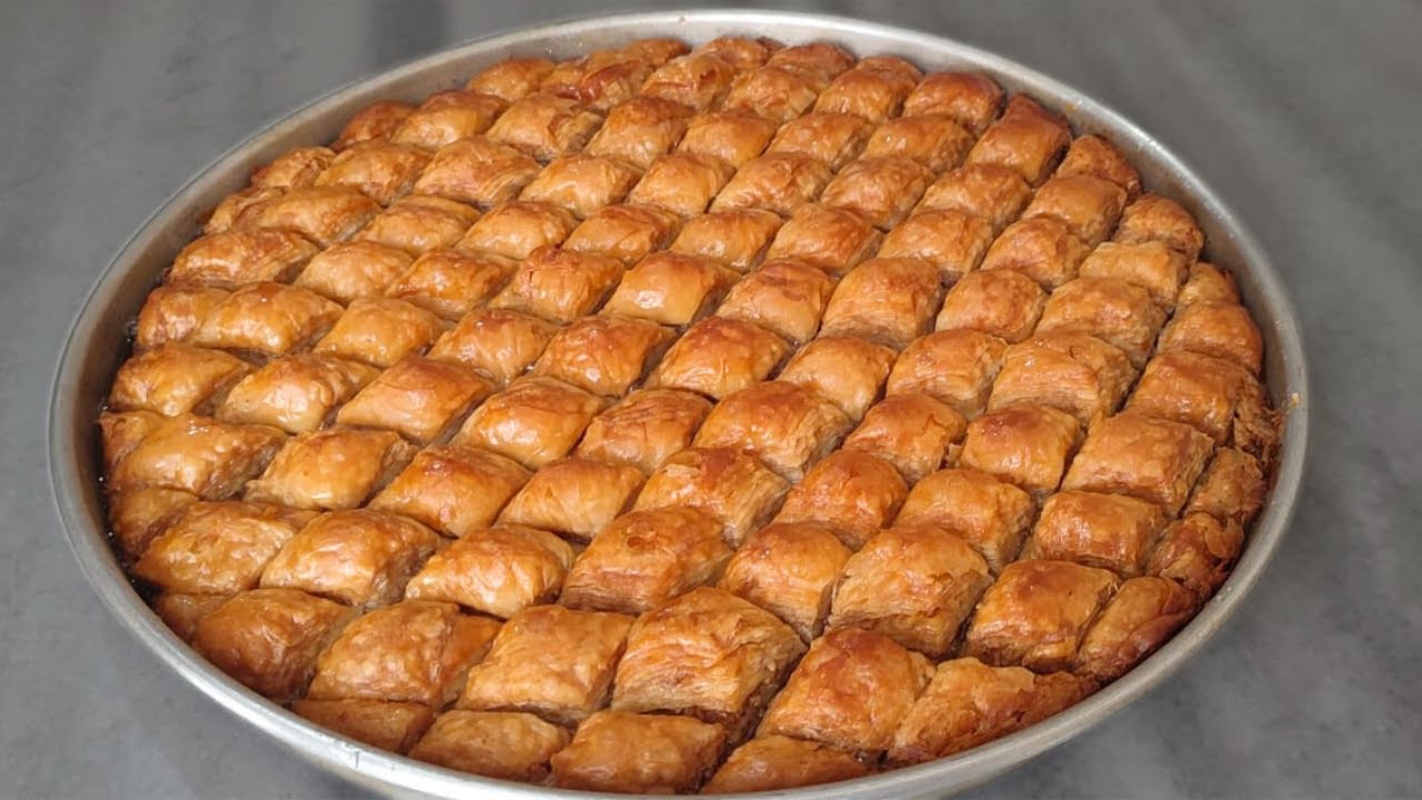 Tek Tek Açmak Yok❗ Bu Yöntemle Bayrama Herkes Baklava Yapabilir En Kolay En Pratik Baklava Tarifi Tek Tek Açmak Yok❗ Bu Yöntemle Bayrama Herkes Baklava Yapabilir En Kolay En Pratik Baklava Tarifi