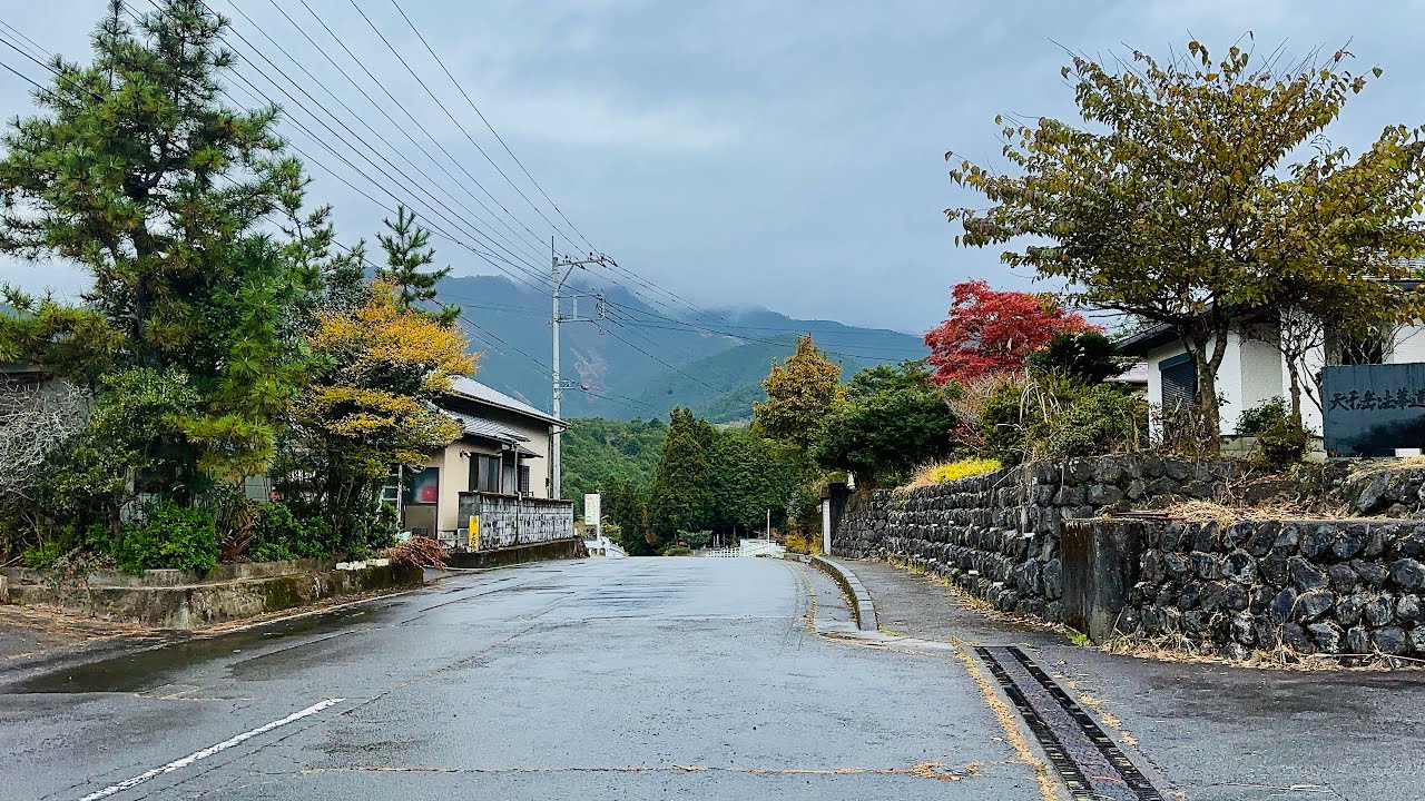 4K Japan Walk - First rain of Winter walk in mountain  area