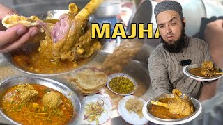 Most Famous Breakfast in Gulberg Lahore | Majha Mutton Chanay | Best Samosa Corner