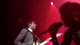 Mark Ronson &amp; Santogold &#39;Pretty Green&#39; LIVE in NYC