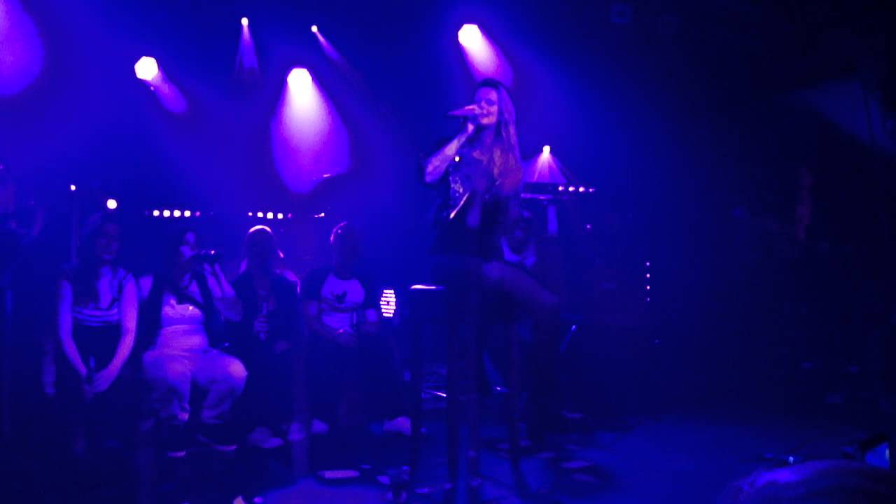 Jennifer Rostock Mach Mich Nicht Verliebt Lyrics Jennifer Rostock - Mach mich nicht verliebt &Du willst mir an die