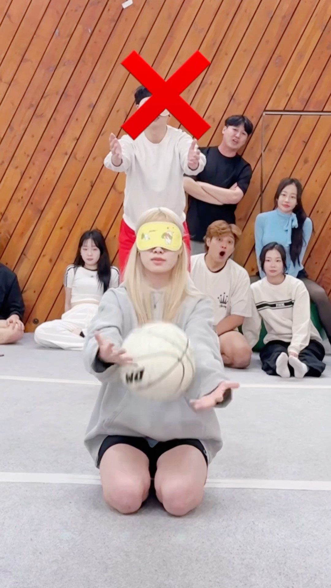 눈가리고 공잡기⁉️? Blind Challenge