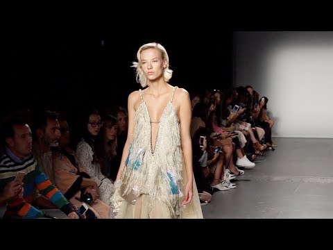 Video: 10 Mode- Und Stilfragen Mit Designer Custo Dalmau, Mitbegründer Der Marke Custo Barcelona (VIDEO)