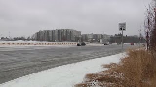 Snow moves across Chicago area