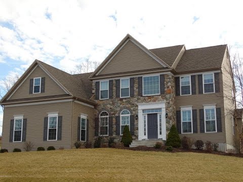 1083 Woodberry Dr, Mountain Top, PA home video tour