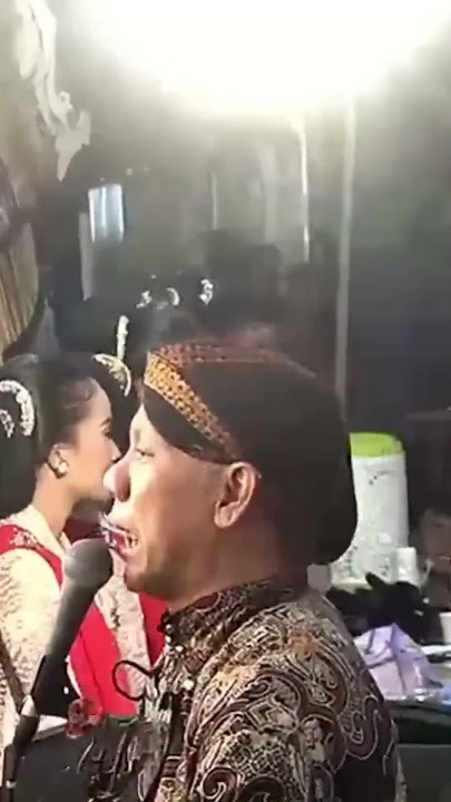 pak seno kemekel karo status WA ne mimin