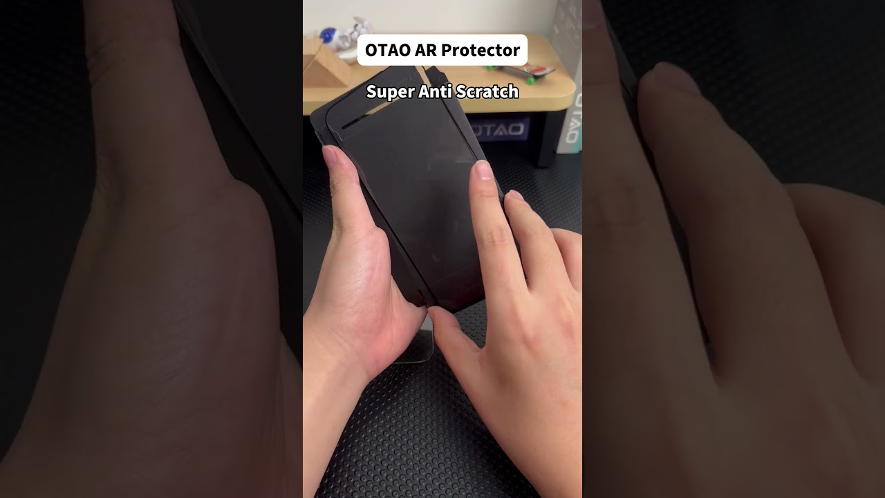 iPhone17 tempered glass screen protector.