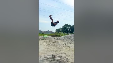 Straight Leg Flip Perfection 😱🔥 | Unbelievable Control  #flip #viral #backflip #shortsfeed #yt