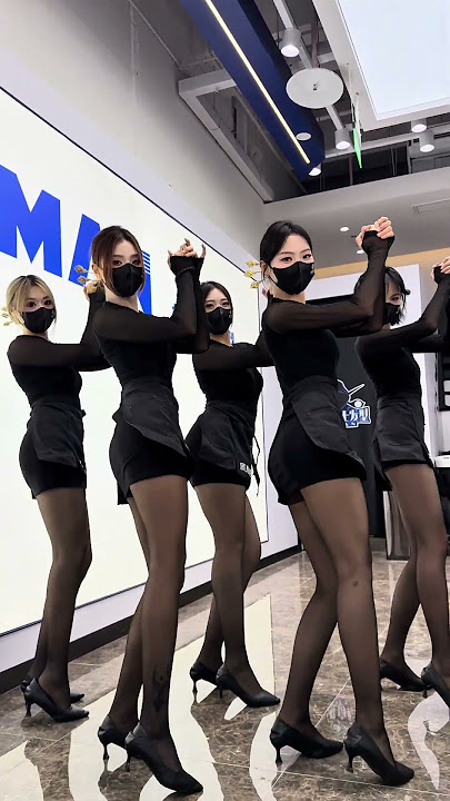 谁还没上车,快点!#汽车摇 #卡点舞 #札南男士发型 #精灵学妹 #shortsvideo #dance
