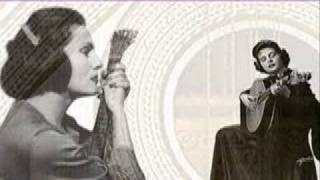 Vignette de la vidéo "AMALIA RODRIGUES  -"Povo Que Lavas No Rio""