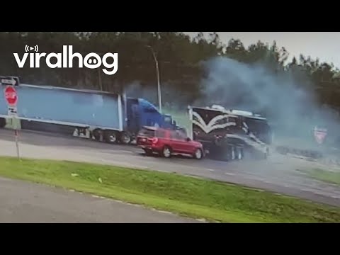 Motorhome Pulls Out In Front Of 18-Wheeler || ViralHog