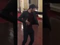 чеченец танцует под музыку "между нами тает лёд" 😂