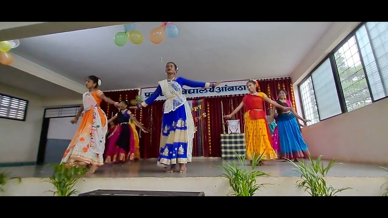Garba dance by the students of Prabodhan vidyalaya - YouTube