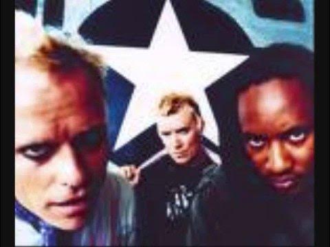 Кейт флинт. Продиджи ремикс. Smack my bitch up the prodigy. Продиджи картинки. Prodigy постер.