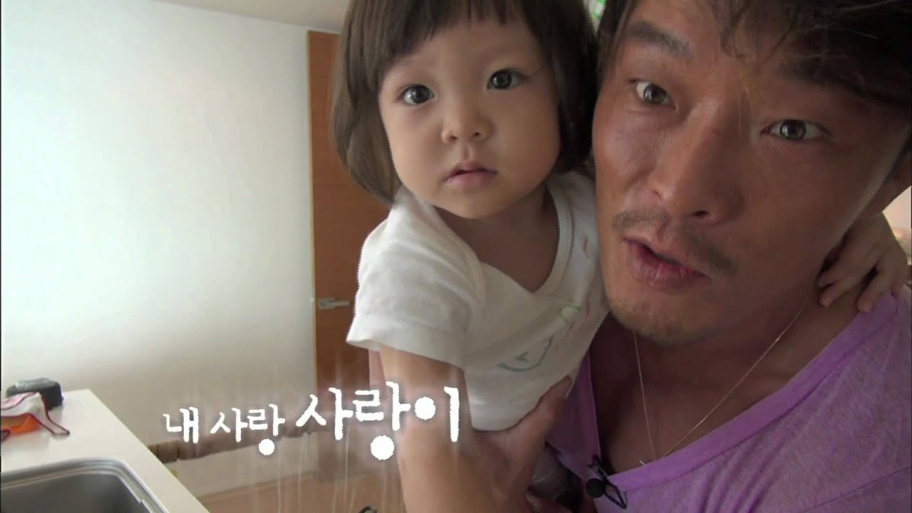 秋山成勲選手が娘サランちゃんと共演する番組が韓国で大人気なワケ 秋山成勲選手が娘サランちゃんと共演する番組が韓国で大人気なワケ