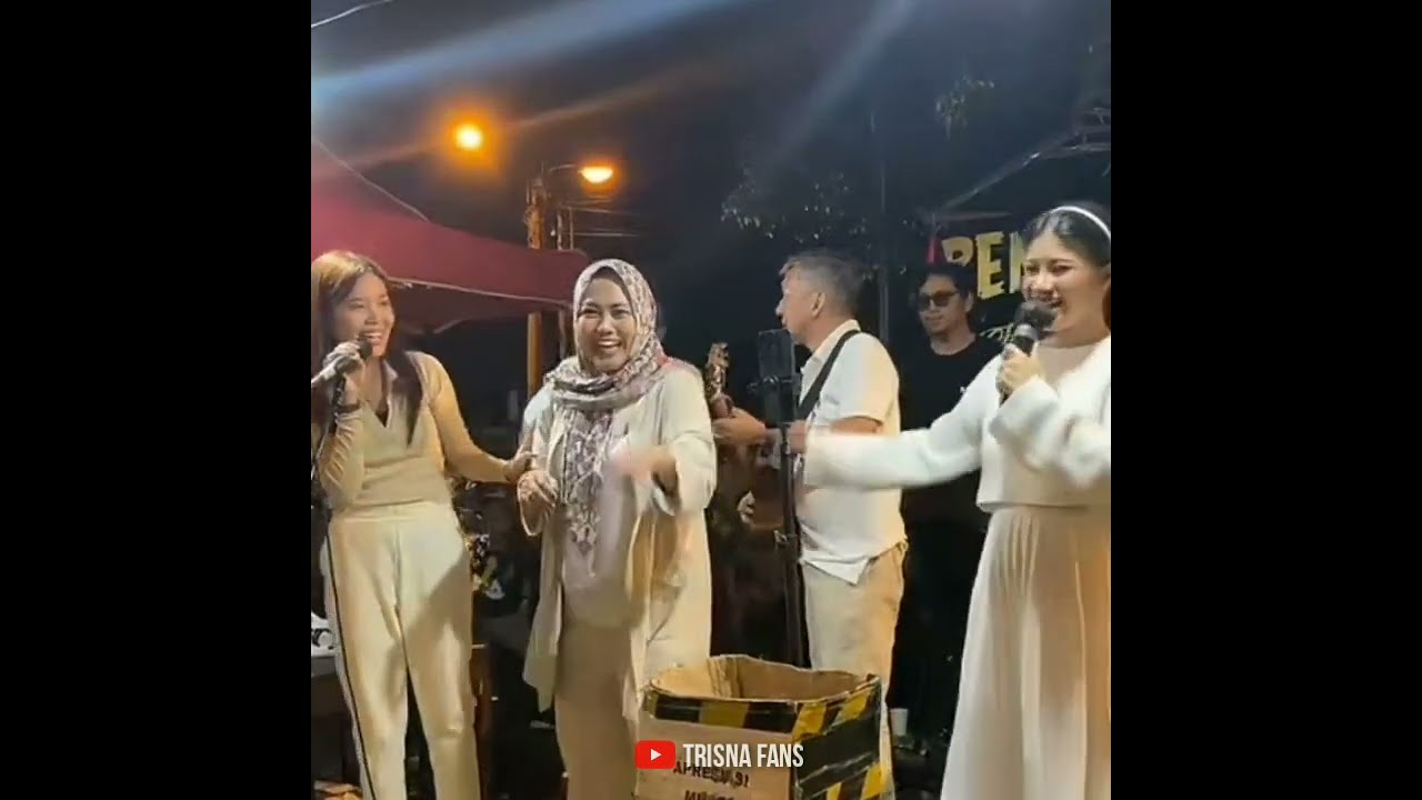 Detik-detik Trisna ngamen di temani keluarga' so sweet seru banget!! 🥰