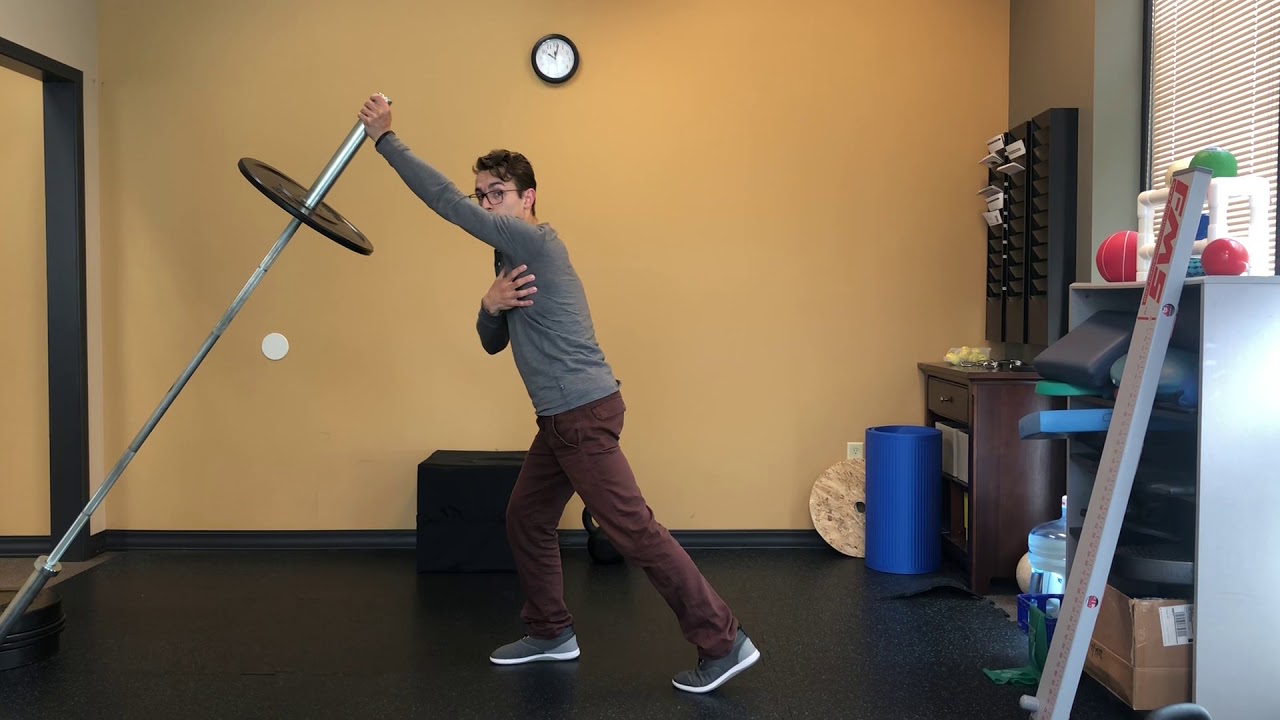 Landmine Reverse Lunge with Overhead Hold - YouTube
