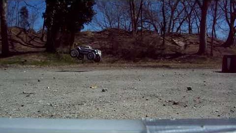 E-Maxx and Rustler Tearing it Up!!