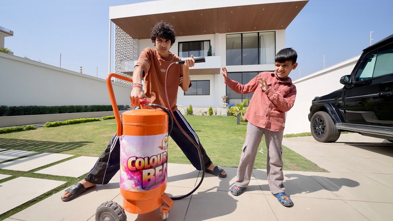 Ye Kya Le Liya 😲 Holi K Liye 