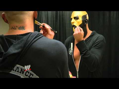 HOW TO APPLY Goldust's Face Paint PERFECTLY!